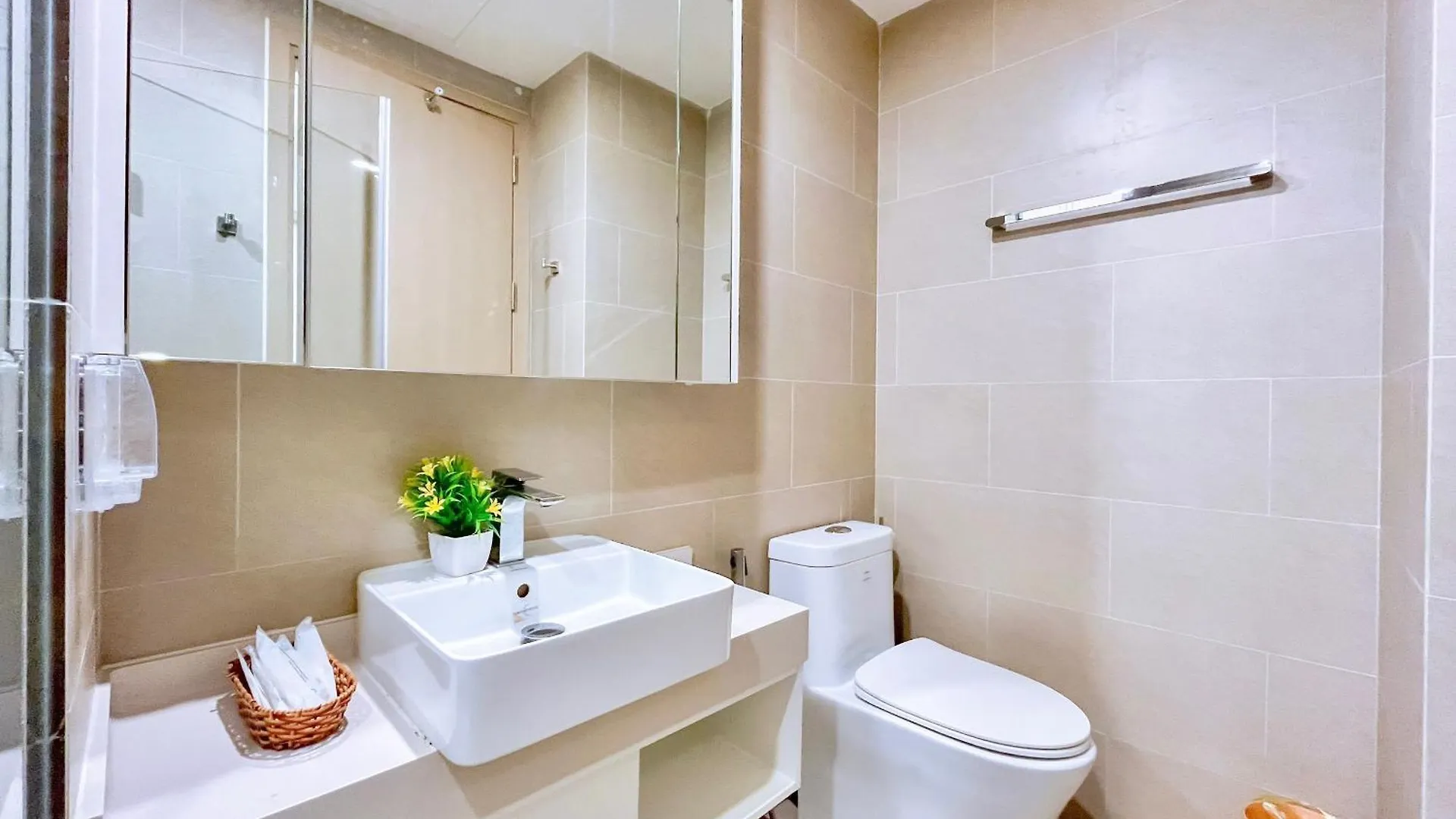 St House - The Song Apartment With Sky Pool Vietnam